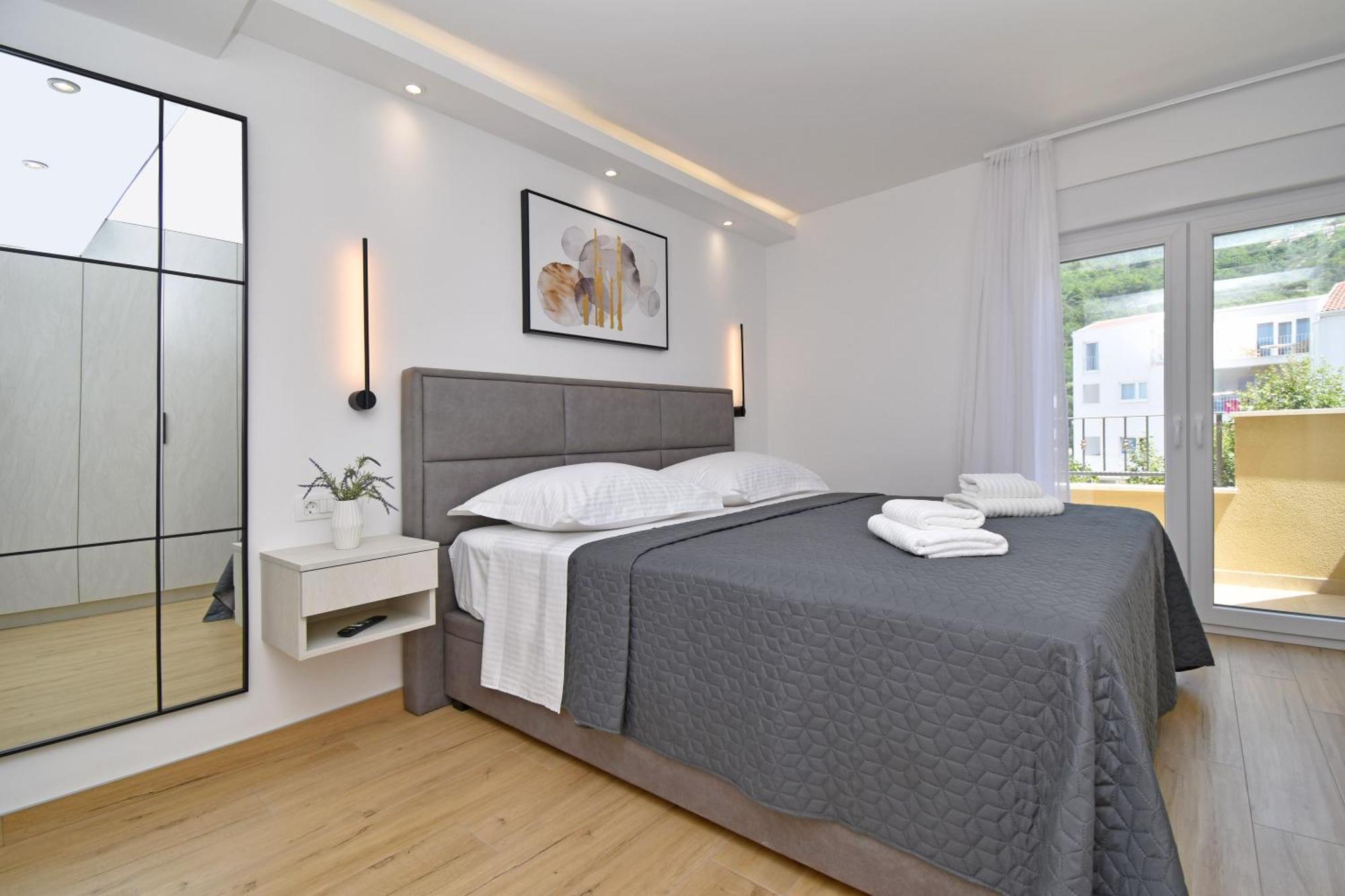Luxury Apartments Luna Тучепи Экстерьер фото